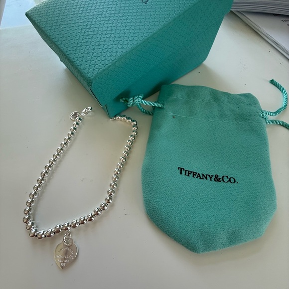 Tiffany & Co. Silver Bracelet with Teal Heart Charm - Picture 6 of 6